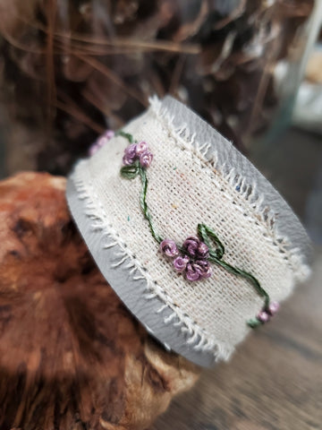 Hand-Embroidered Linen Leather Bracelet - Lilac