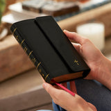 NKJV Compact Paragraph-Style Bible W/ 43,000 Cross References, Black Leatherflex W/ Magnetic Flap, Red Letter, Comfort Print: Holy Bible, New King Jam by Thomas Nelson