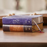 NKJV Study Bible, Leathersoft, Brown, Full-Color, Comfort Print: The Complete Resource for Studying God's Word