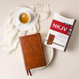 NKJV, Reference Bible, Personal Size, Large Print, Leathersoft, Brown, Red Letter Edition, Comfort Print: Holy Bible, New King James Version