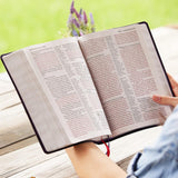 NKJV, Giant Print Center-Column Reference Bible, Verse Art Cover Collection, Leathersoft, Purple, Thumb Indexed, Red Letter, Comfort Print: Holy Bible