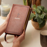 KJV Holy Bible: Large Print Single-Column with 43,000 End-Of-Verse Cross References, Brown Leathersoft, Personal Size, Red Letter, Comfort Print: King