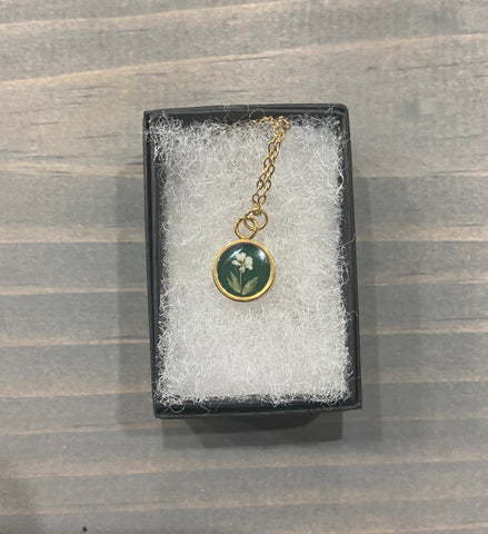 Pressed Flower Tiny Gold Circle Necklace, Queen Anne's Lace on Green, Gold