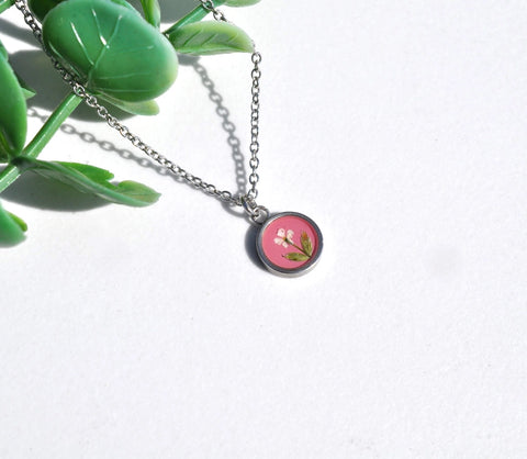 Pressed Flower Tiny Circle Necklace - Queen Anne's Lace on Pink, Silver