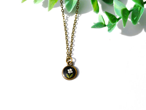 Pressed Flower Tiny Circle Necklace - Queen Anne's Lace on Black, Antique Bronze