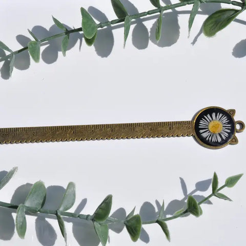 Pressed Flower Bookmark - Fleabane, Small Cat Circle, Antique Bronze